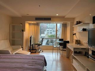 Wohnung zur Miete mit Studio in Khlong Toei, Bangkok