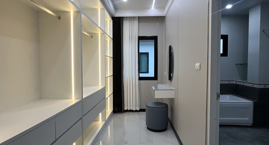 Villa en alquiler de 4 habitaciones en Bang Lamung, Chonburi