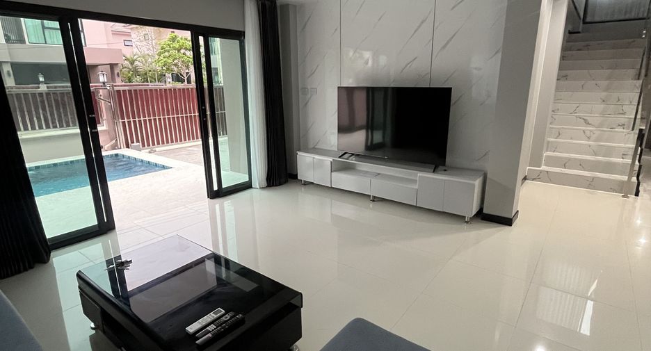 Villa en alquiler de 4 habitaciones en Bang Lamung, Chonburi