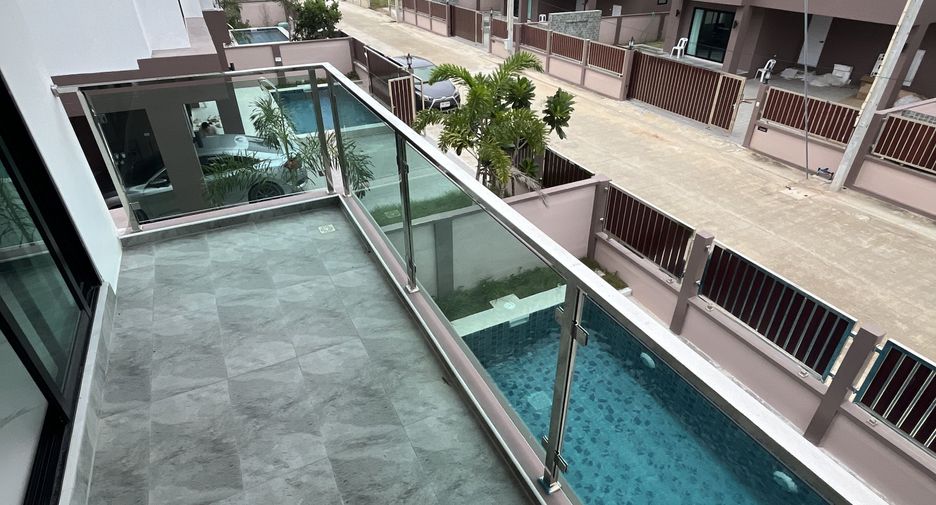 Villa en alquiler de 4 habitaciones en Bang Lamung, Chonburi