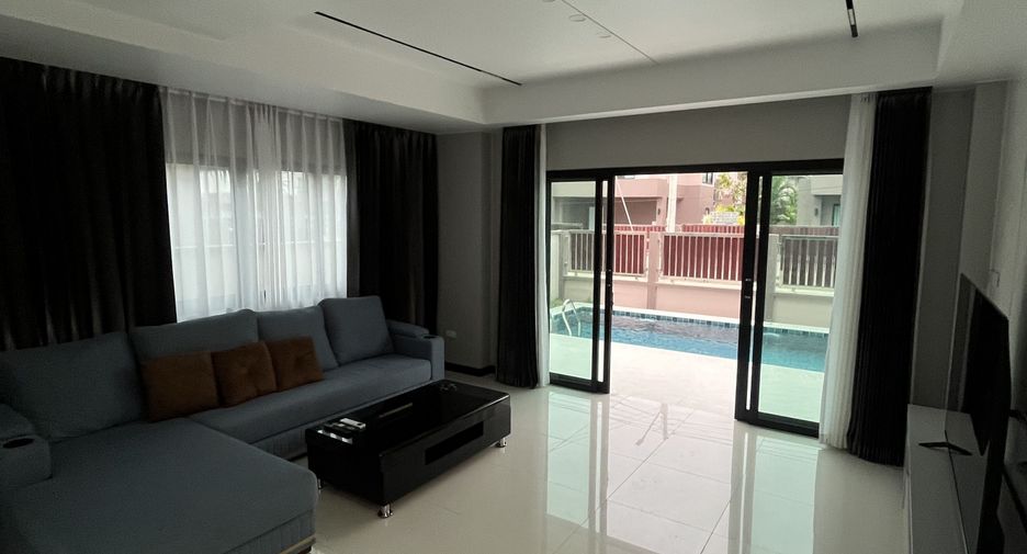 Villa en alquiler de 4 habitaciones en Bang Lamung, Chonburi