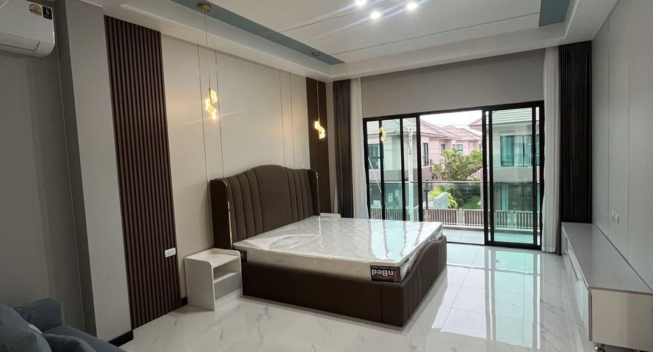 Villa en alquiler de 4 habitaciones en Bang Lamung, Chonburi