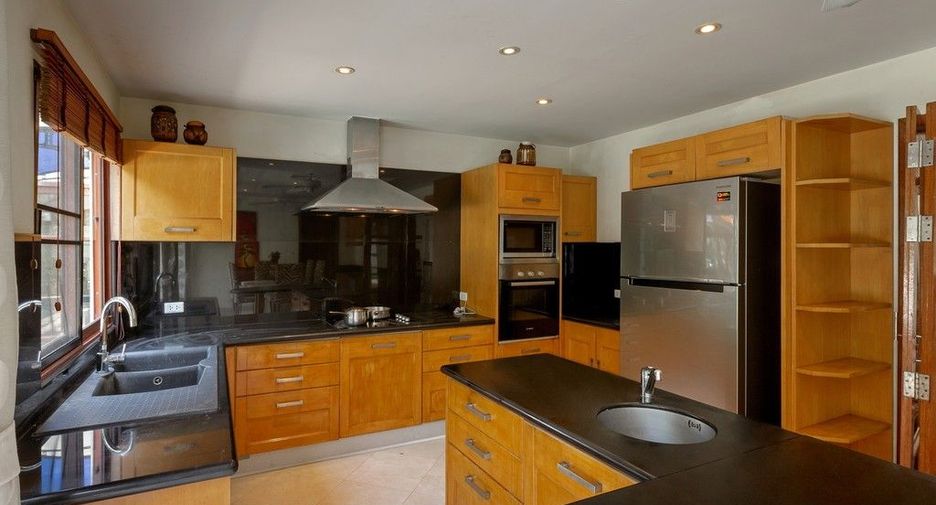For sale 5 bedrooms villa in Thalang, Phuket