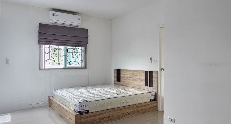 Casa adosada en alquiler de 3 habitaciones en Bang Phli, Samut Prakan