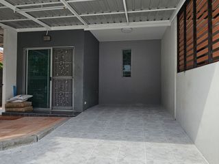 For rent 3 bedrooms townhouse in Bang Phli, Samut Prakan