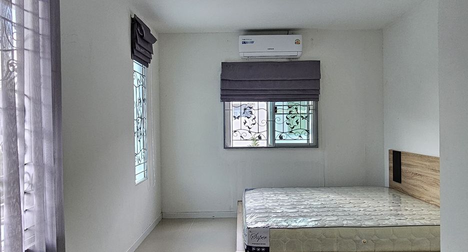 Casa adosada en alquiler de 3 habitaciones en Bang Phli, Samut Prakan