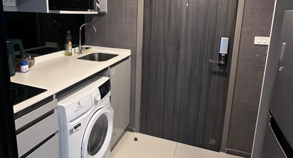 For rent 2 bedrooms condo in Ratchathewi, Bangkok