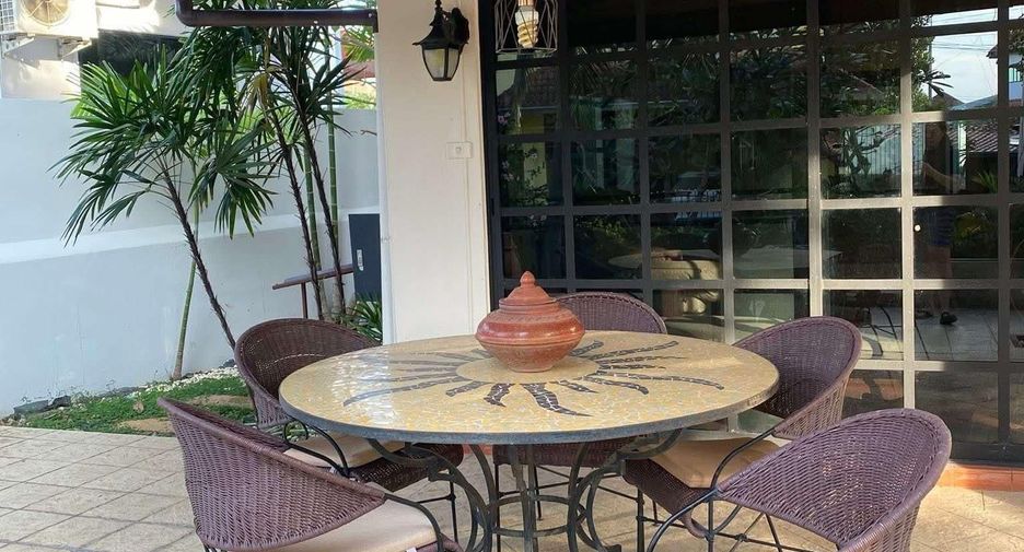 À louer 4 chambres maison à Bang Lamung, Chonburi