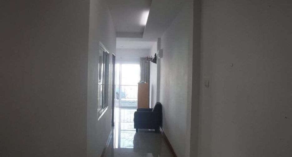 For sale 3 bedrooms townhouse in Mueang Chon Buri, Chonburi
