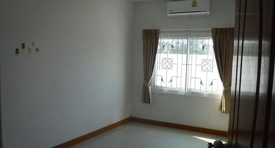 For sale 3 bedrooms townhouse in Mueang Chon Buri, Chonburi