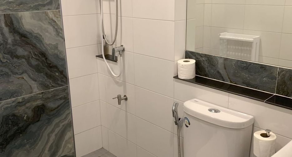 For rent 4 bedrooms townhouse in Prawet, Bangkok