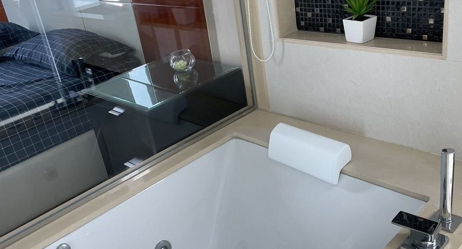For rent 2 bedrooms condo in Khlong Toei, Bangkok