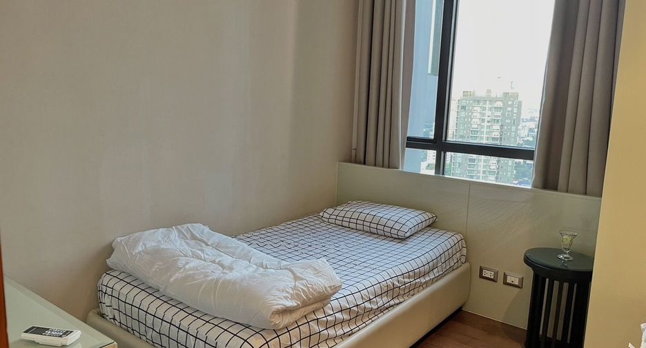 For rent 2 bedrooms condo in Khlong Toei, Bangkok