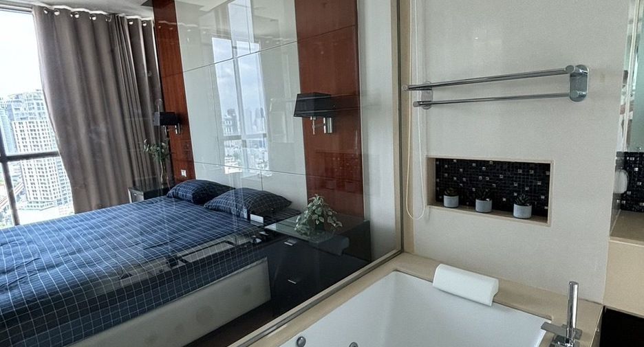 For rent 2 bedrooms condo in Khlong Toei, Bangkok