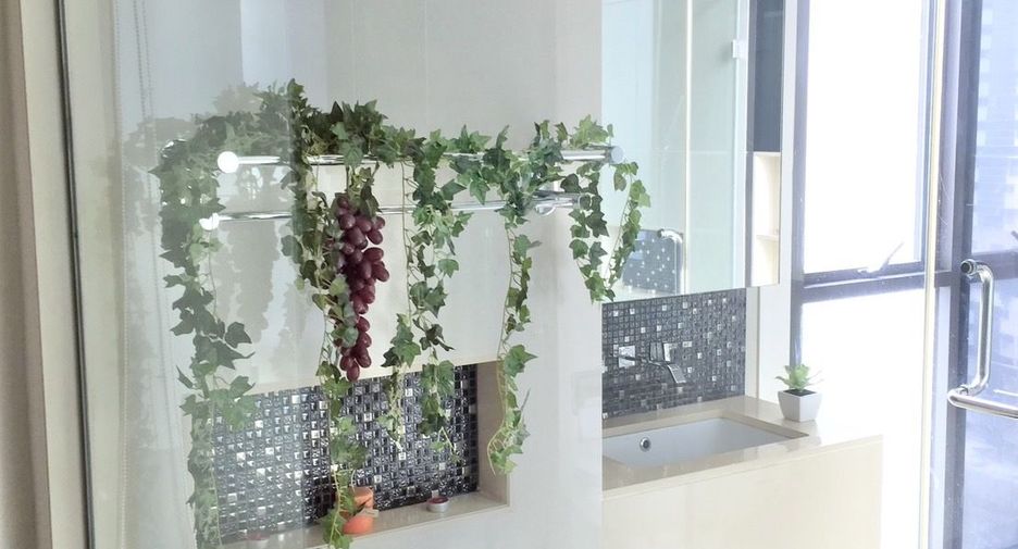 For rent 2 bedrooms condo in Khlong Toei, Bangkok
