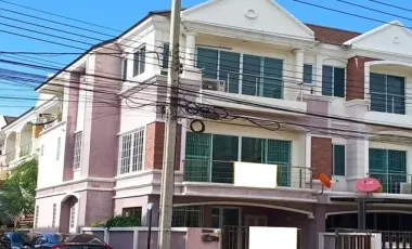 Casa adosada en venta de 4 habitaciones en Chatuchak, Bangkok