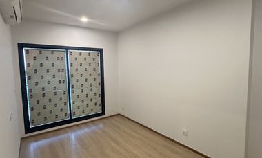 For sale 1 Beds condo in Khlong Toei, Bangkok