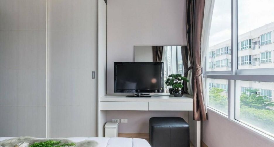 For rent 1 bed condo in Wang Thonglang, Bangkok