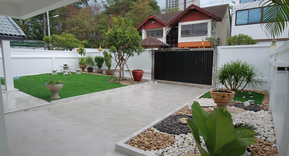For sale そして for rent 3 ベッドルーム house in Bang Lamung, Chonburi