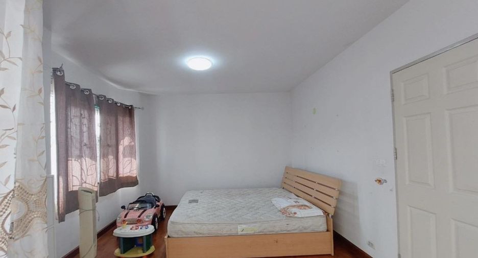 For sale 3 bedrooms townhouse in Don Mueang, Bangkok