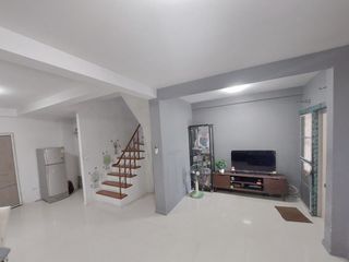 Casa adosada en venta de 3 habitaciones en Don Mueang, Bangkok