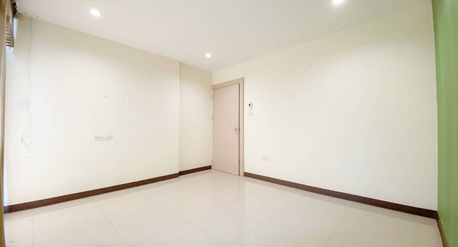 For sale 4 bedrooms townhouse in Hua Hin, Prachuap Khiri Khan