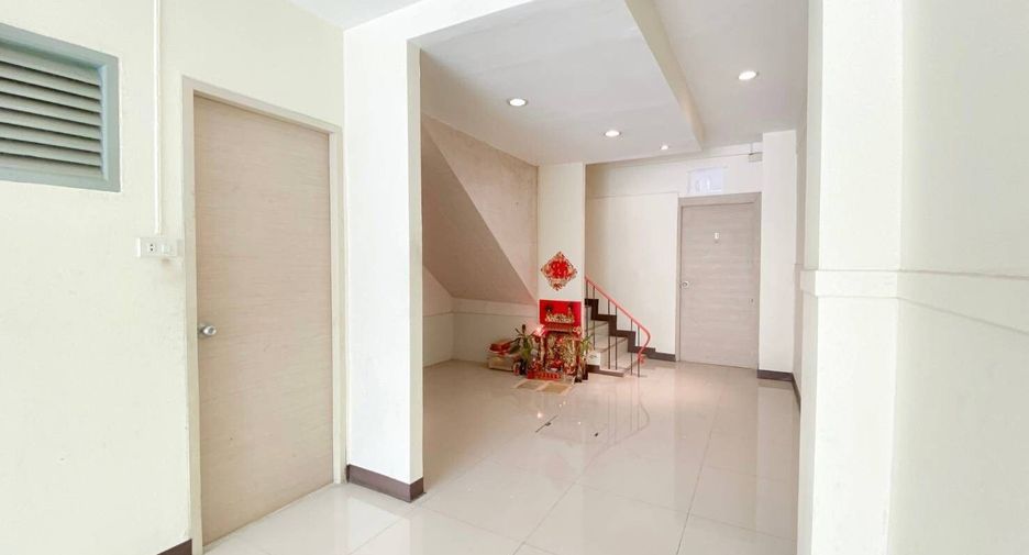 For sale 4 bedrooms townhouse in Hua Hin, Prachuap Khiri Khan