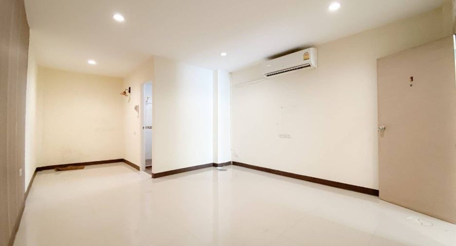 For sale 4 bedrooms townhouse in Hua Hin, Prachuap Khiri Khan