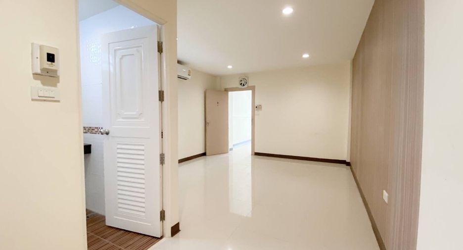 For sale 4 bedrooms townhouse in Hua Hin, Prachuap Khiri Khan