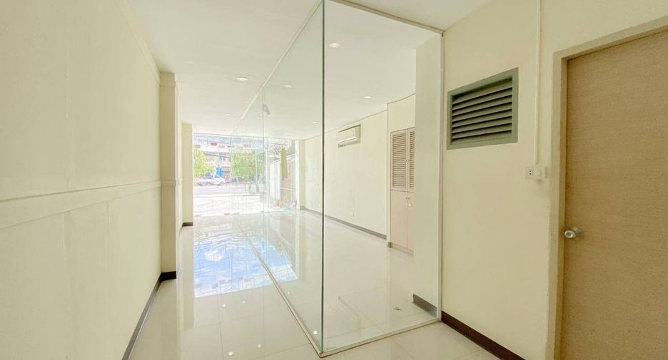For sale 4 bedrooms townhouse in Hua Hin, Prachuap Khiri Khan