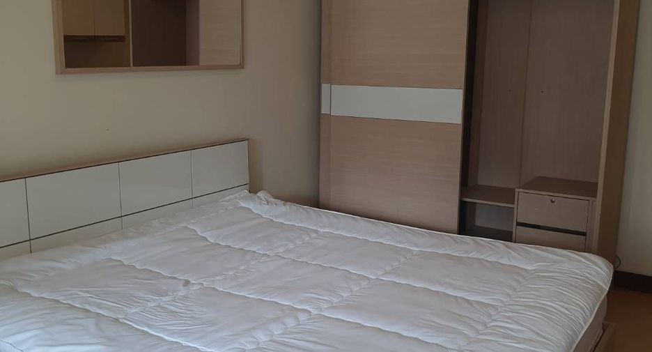 Wohnung zur Miete mit Studio in Khlong Toei, Bangkok