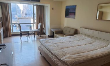 For rent studio condo in Khlong Toei, Bangkok