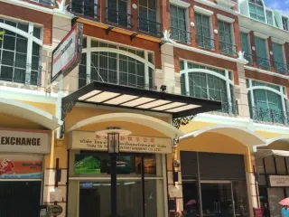 出售 1 卧室 联排别墅 在 Bang Rak, 曼谷