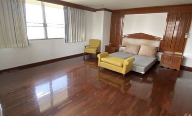 For rent 3 bedrooms condo in Watthana, Bangkok