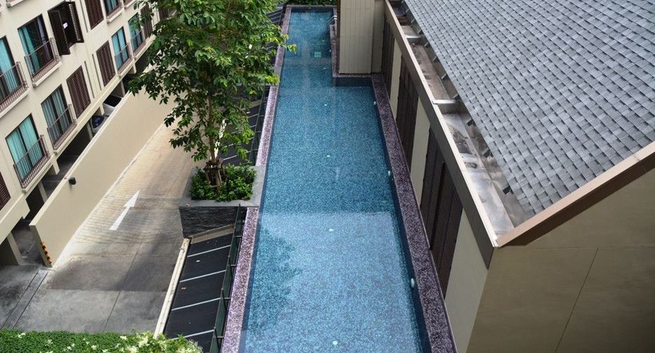 For sale 1 bed condo in Khlong Toei, Bangkok