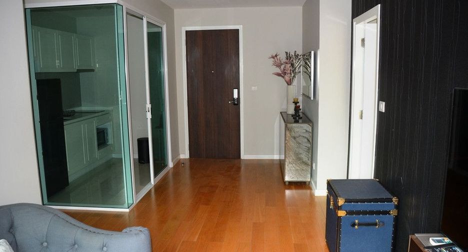 For sale 1 bed condo in Khlong Toei, Bangkok