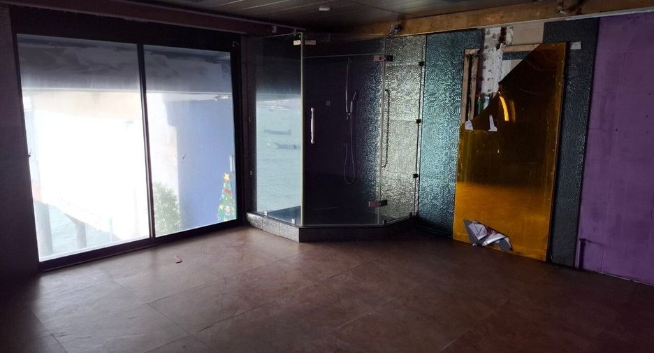 For rent retail Space in Bang Lamung, Chonburi