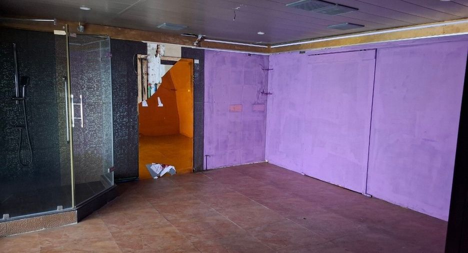 For rent retail Space in Bang Lamung, Chonburi