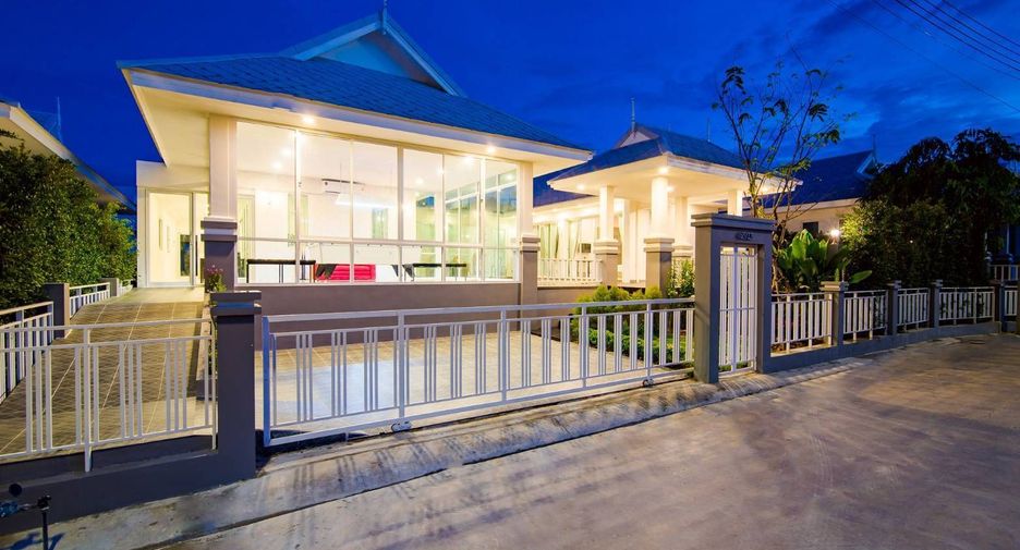 For rent 4 bedrooms villa in Hua Hin, Prachuap Khiri Khan