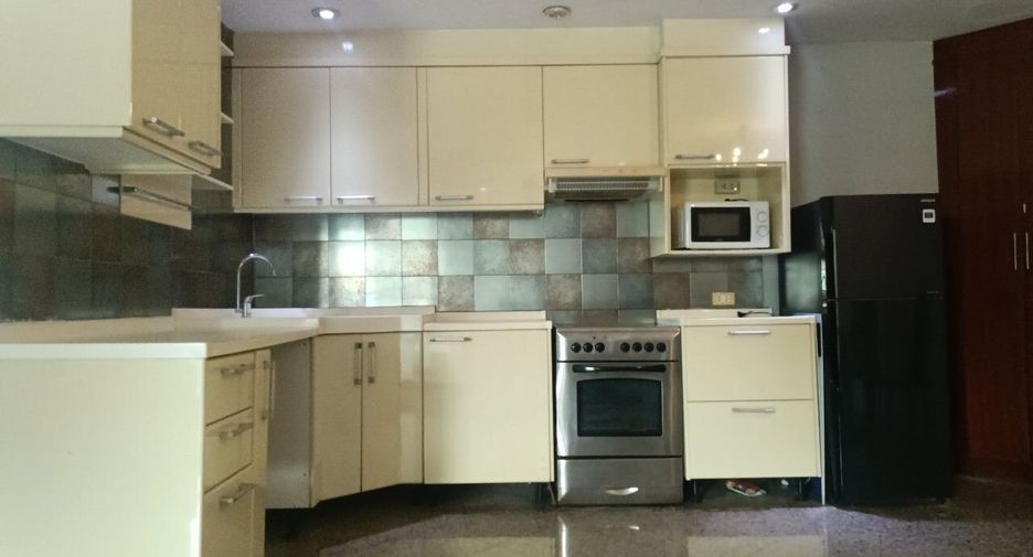 For rent 1 bed condo in Watthana, Bangkok