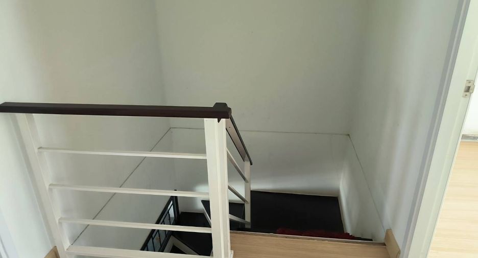 For sale 3 bedrooms townhouse in Mueang Samut Prakan, Samut Prakan