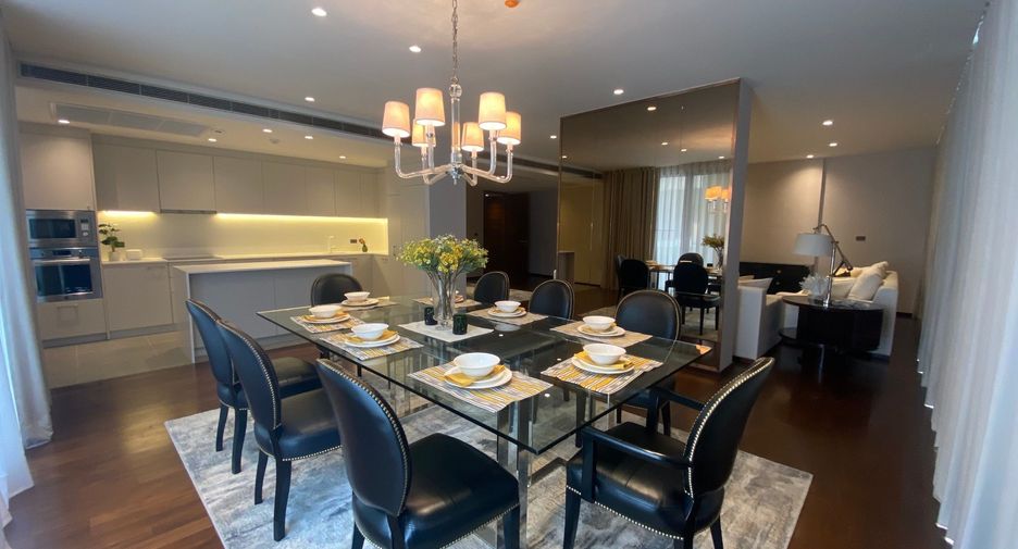 For rent 2 bedrooms condo in Watthana, Bangkok