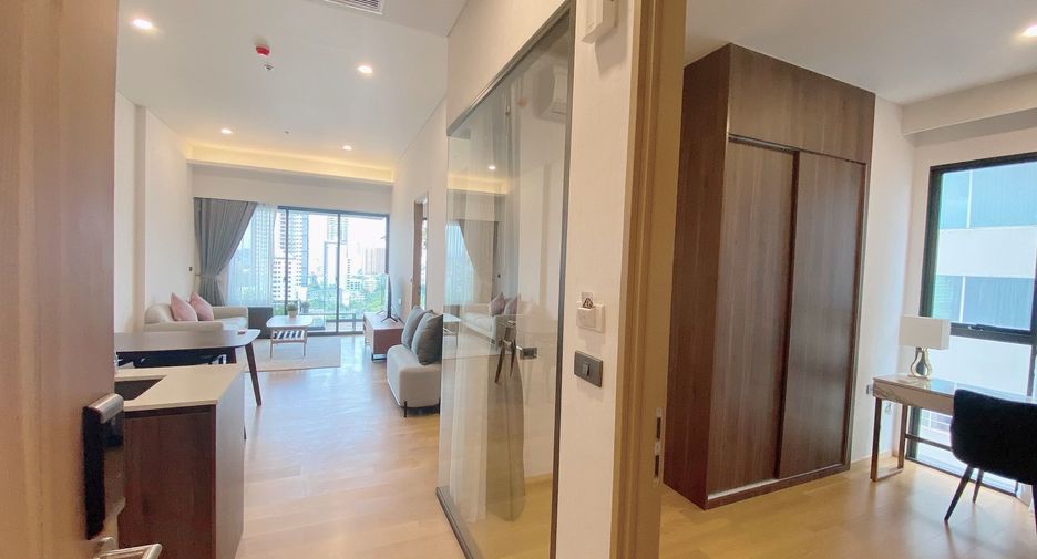 For rent 2 bedrooms condo in Watthana, Bangkok