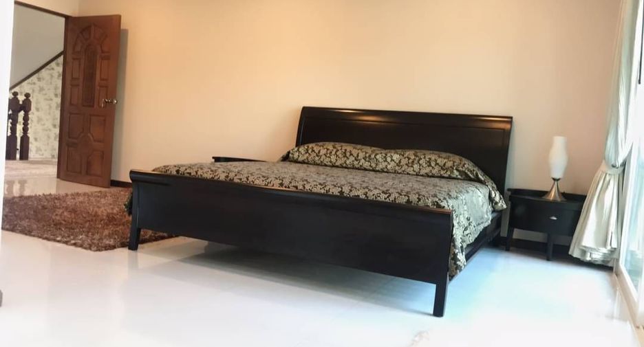 Villa zum Kauf mit 6 Zimmer in Bang Lamung, Chonburi