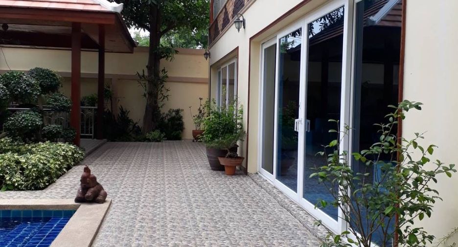 Villa zum Kauf mit 6 Zimmer in Bang Lamung, Chonburi