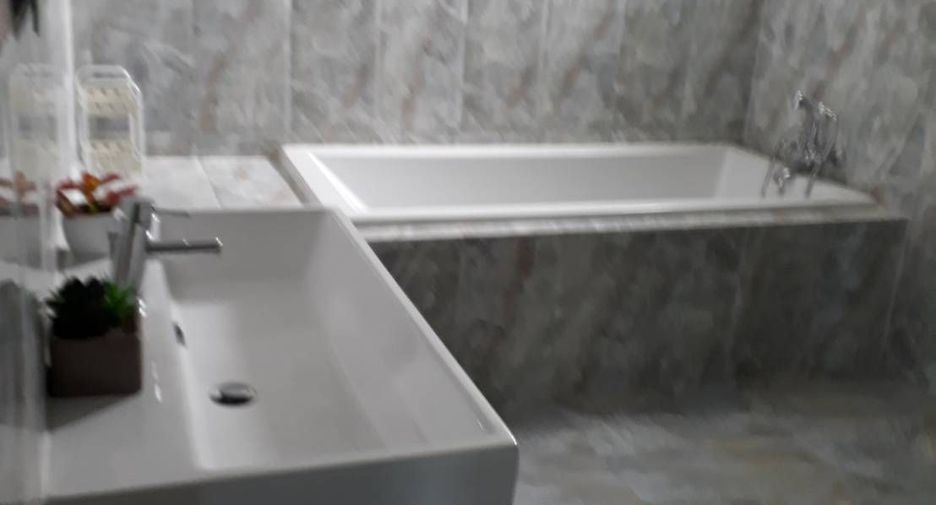 Villa zum Kauf mit 6 Zimmer in Bang Lamung, Chonburi