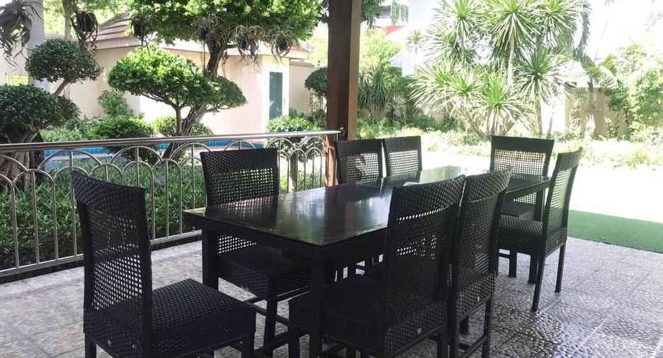 Villa zum Kauf mit 6 Zimmer in Bang Lamung, Chonburi
