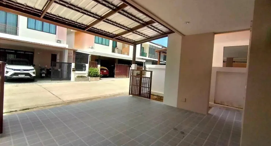 For sale 3 bedrooms house in Bang Lamung, Chonburi
