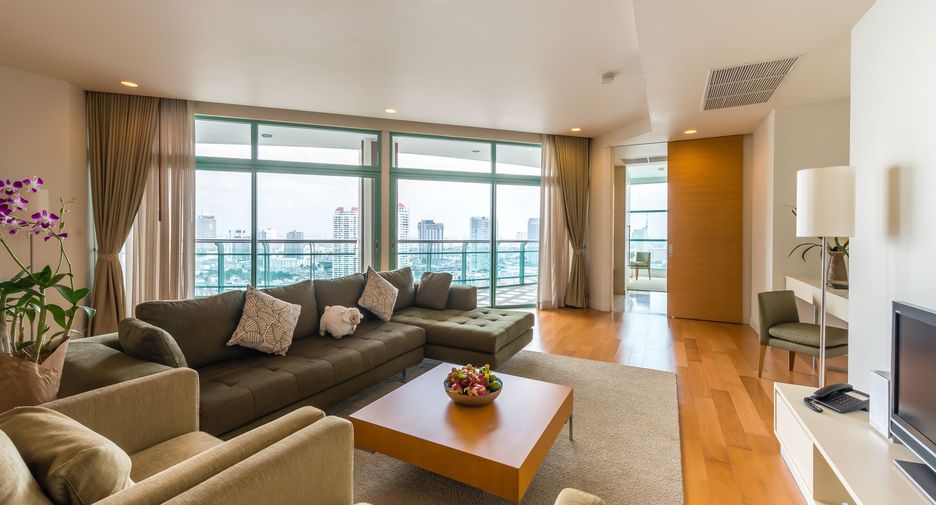 For rent 3 bedrooms condo in Bang Kho Laem, Bangkok