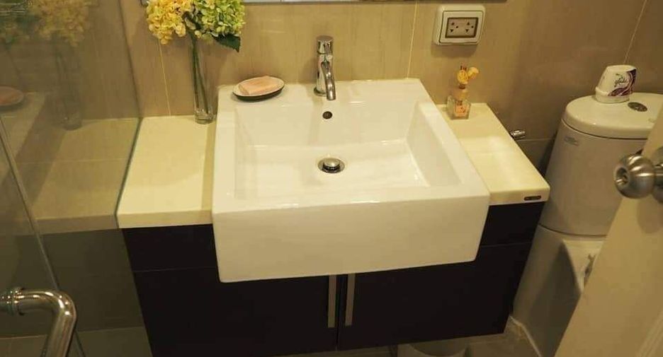 For rent 1 bed condo in Watthana, Bangkok
